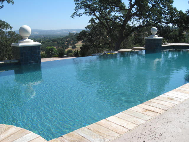 infinity edge pool, Lincoln, Ca